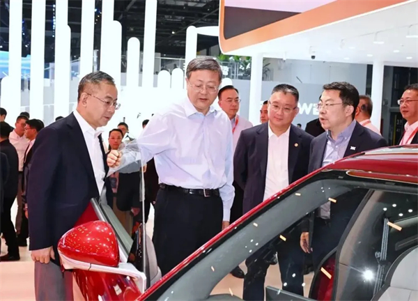 党代会系列报道（四）丨以高质量党建引领高质量发展，加快建成世界一流汽车集团