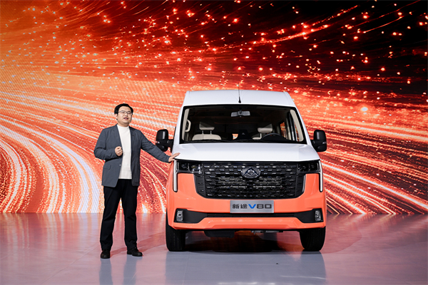 跑得猛、花得少、养得省、全场景！“全场景高价值轻客”上汽大通新途V80 9AT荣耀上市，全面高人一档